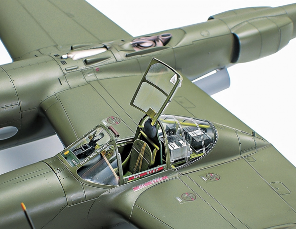 1/48 Lockheed P-38F/G Lightning